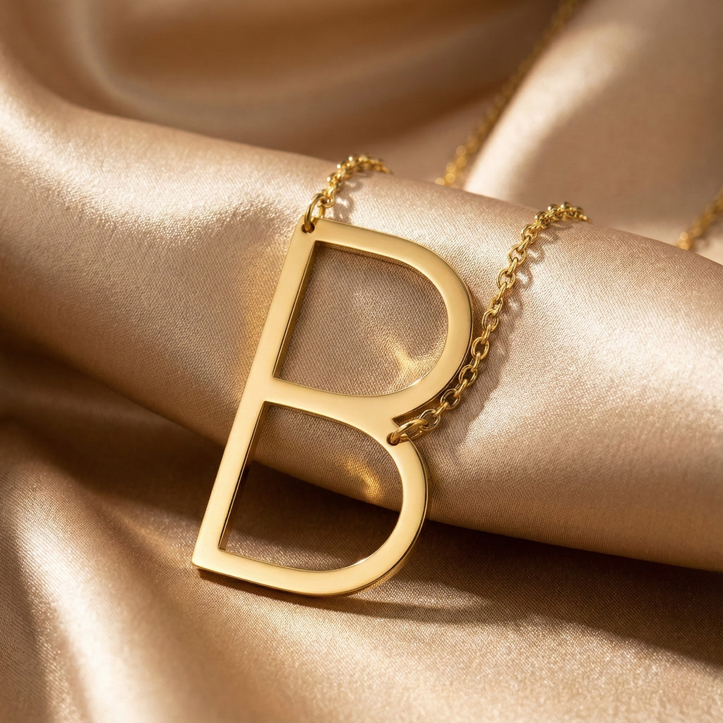 Naszyjnik SIDEWAYS – Twoja Osobista Sygnatura (Limitowana Edycja Liter)