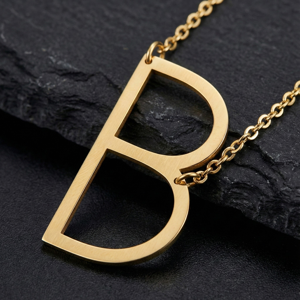 Naszyjnik SIDEWAYS – Twoja Osobista Sygnatura (Limitowana Edycja Liter)